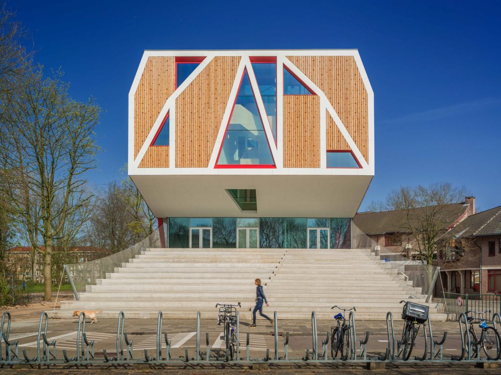 Geert Groote College - Leegwater Houtbereiding B.V.